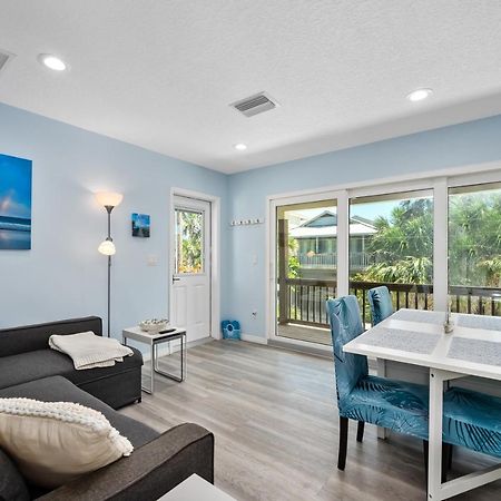 Dog Friendly Loft Steps From Beach With Gas Barbecue Grill And Upstairs Deck! New Smyrna Beach Extérieur photo
