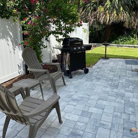 Dog Friendly Loft Steps From Beach With Gas Barbecue Grill And Upstairs Deck! New Smyrna Beach Extérieur photo