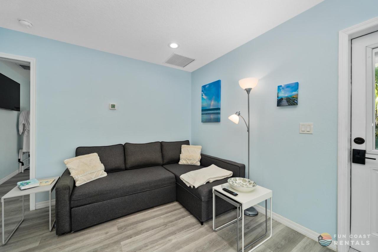 Dog Friendly Loft Steps From Beach With Gas Barbecue Grill And Upstairs Deck! New Smyrna Beach Extérieur photo